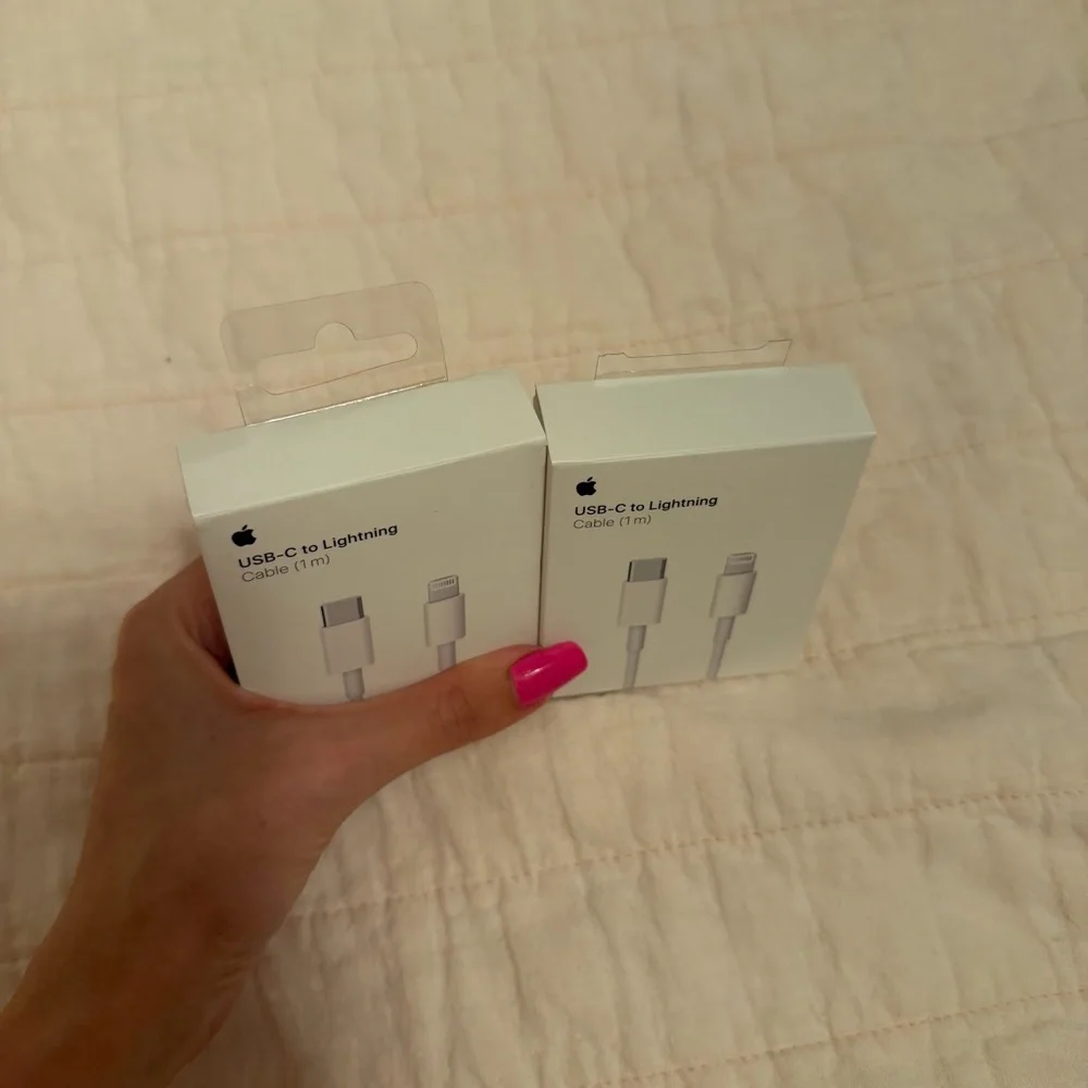 Set Of 2 USB C to Lightning Cables